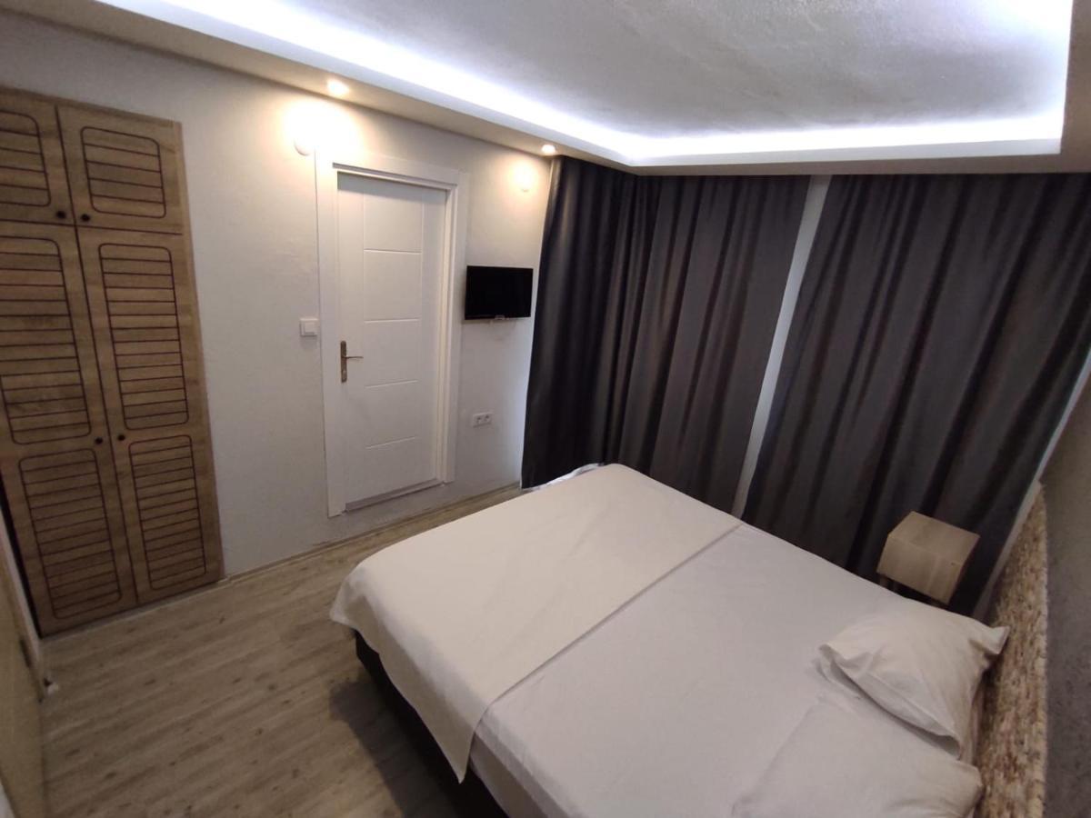 1989 hotel sebat Çeşme Luaran gambar