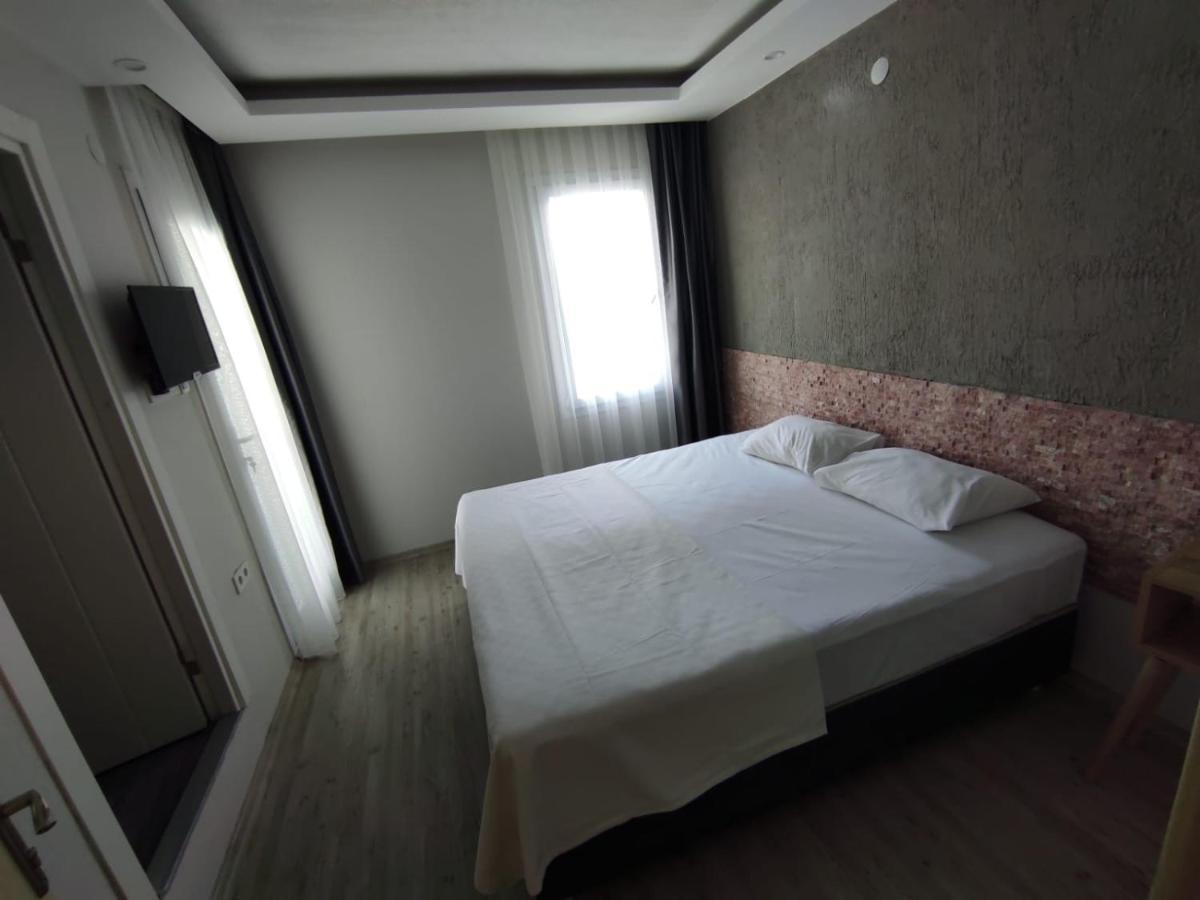 1989 hotel sebat Çeşme Luaran gambar