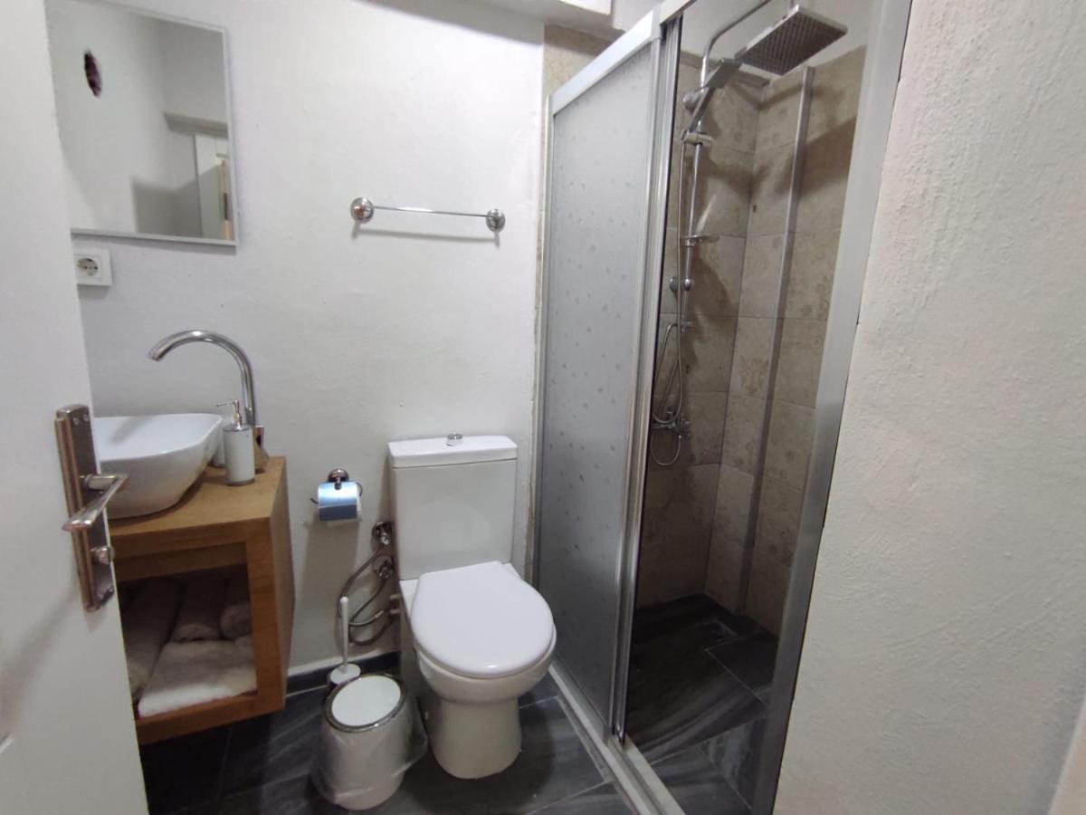 1989 hotel sebat Çeşme Luaran gambar