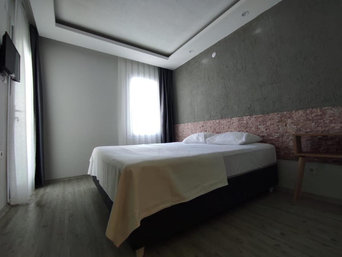 1989 hotel sebat Çeşme Luaran gambar