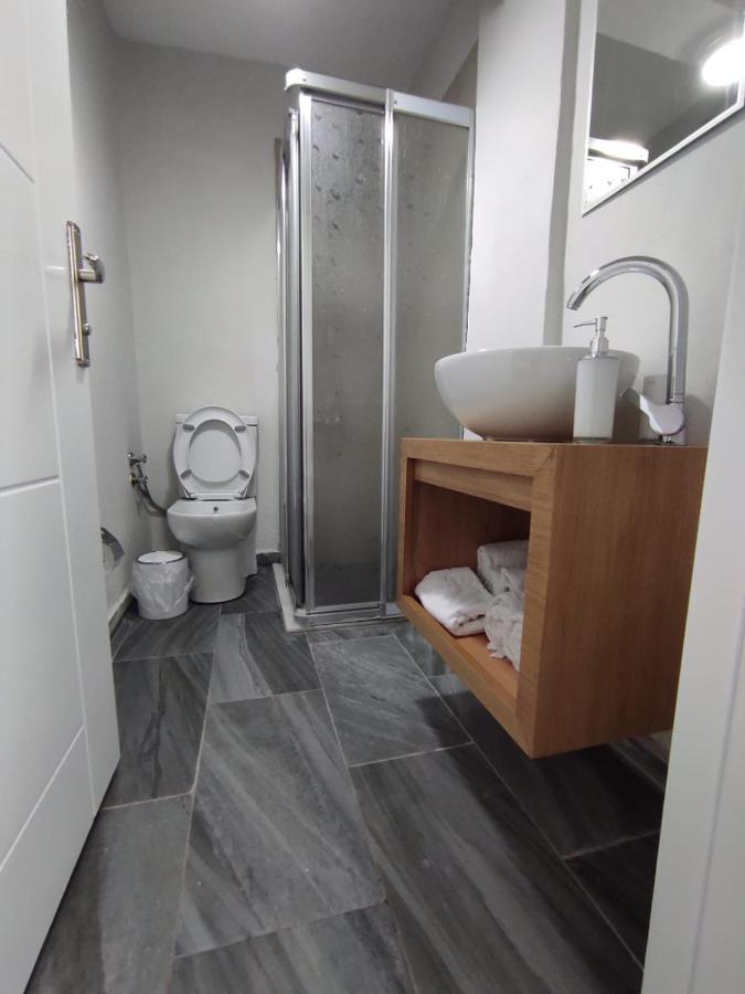 1989 hotel sebat Çeşme Luaran gambar