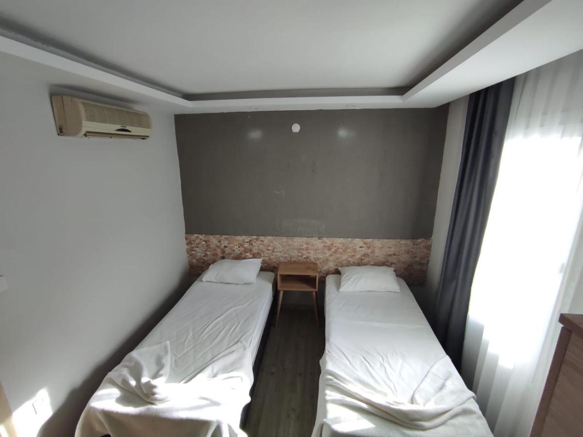 1989 hotel sebat Çeşme Luaran gambar